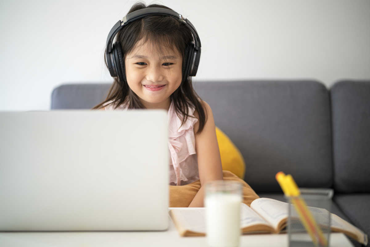 Child getting online speech therapy